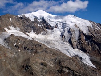 Weissmies showing the descent on the N side.jpg